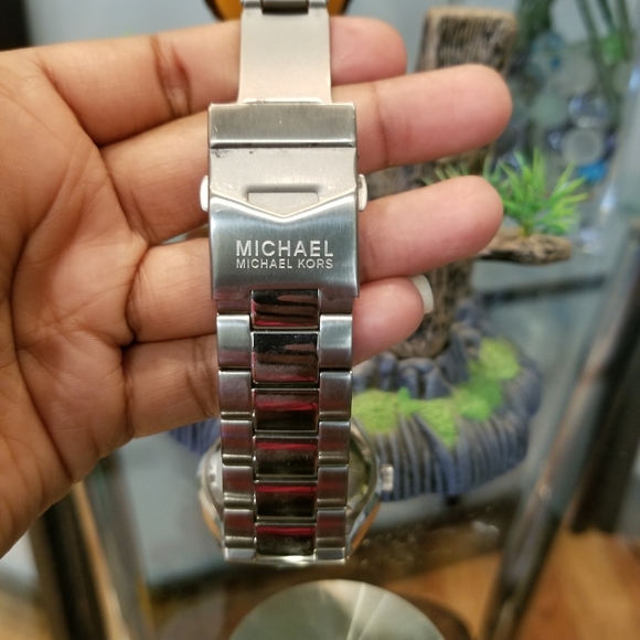 Michael Kors Watch - Picture 4 of 5